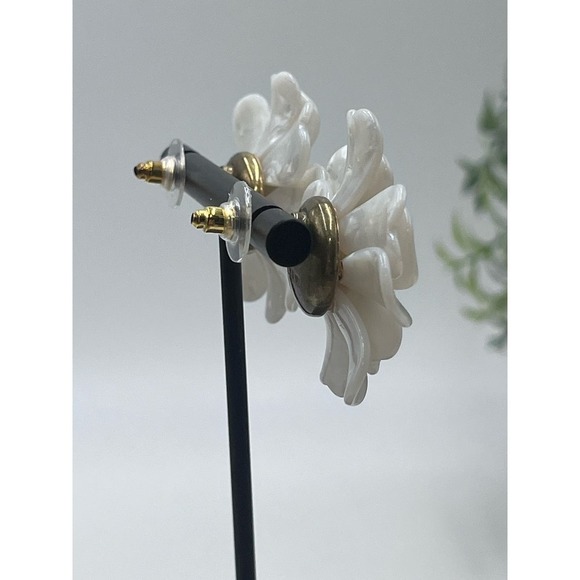 J. Crew Gold Tone White Resin & Cz Full Bloom Flower Pierced Earrings - Picture 3 of 13